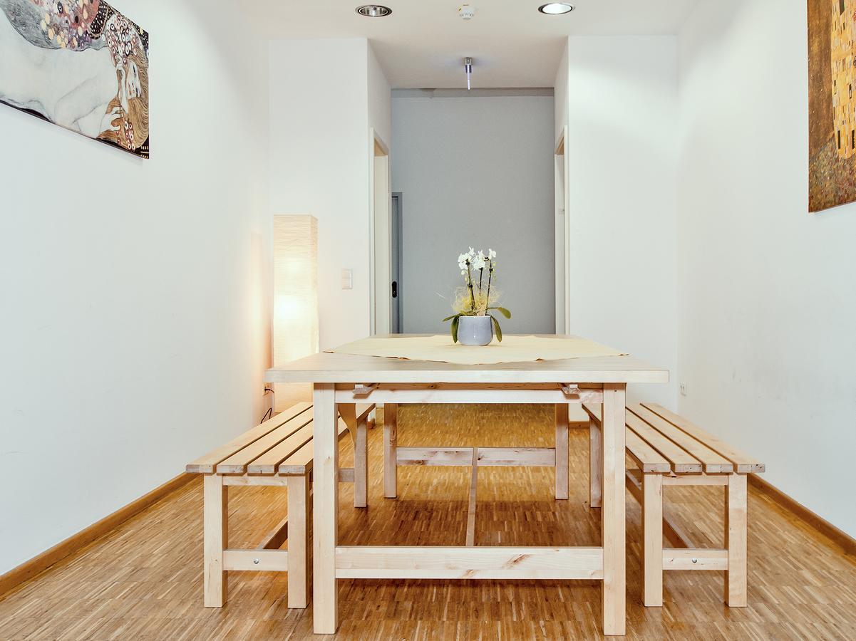 Carl * München
